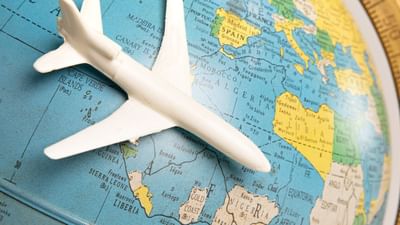 જો તમે પહેલી વખત કોઈ ઈન્ટરનેશનલ ટ્રિપ પર જવાનો પ્લાન કરી રહ્યા છો. તો તમે ખુબ જ ખુશ હશો અને હોટલનું બુકિંગથી લઈ ટુ-ડુ લિસ્ટ પણ બનાવવું જરુરી છે. પરંતુ જો તમે કોઈ બીજા દેશમાં કોઈ પણ મુશ્કેલી વગર ફરવા માંગો છો તો તમારે કેટલાક ડોક્યુમેન્ટ સાથે રાખવા જરુરી છે.