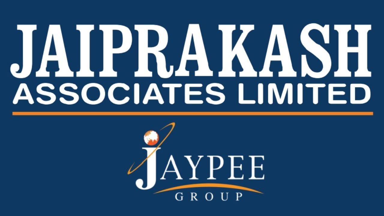 દેવા હેઠળ દબાયેલી જયપ્રકાશ એસોસિએટ્સ લિમિટેડ (JAL) ને હસ્તગત કરવાની દોડમાં મોટો વળાંક આવ્યો છે. વેદાંતા ગ્રુપે એક એવો માસ્ટરપ્લાન રજૂ કર્યો છે જેણે અદાણી, દાલમિયા, જિંદાલ પાવર અને PNC ઇન્ફ્રાટેક જેવી દિગ્ગજોને પાછળ છોડી દીધી છે. વેદાંતાએ બાકીની રકમ 5 થી 6 વર્ષના સમયગાળામાં હપ્તામાં 4,000 કરોડ રૂપિયાની એડવાન્સ રકમ સાથે ચૂકવવાનો પ્રસ્તાવ મૂક્યો છે. આ સમગ્ર ઓફરનું ચોખ્ખું વર્તમાન મૂલ્ય (NPV) આશરે 12,505 કરોડ રૂપિયા હોવાનો અંદાજ છે, જે અન્ય તમામ દાવેદારો કરતા ઘણું સારું છે.