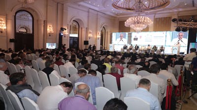 દિલ્હીમાં વાઇબ્રન્ટ ગુજરાત રિજનલ કોન્ફરન્સીસના પ્રમોશન કરતા મુખ્યમંત્રીએ કહ્યું કે, ટ્રેડ એન્ડ ટ્રેડિશન, કોમર્સ એન્ડ કલ્ચર, ઇન્ડસ્ટ્રી એન્ડ એન્ટરપ્રિન્યોરશિપનો સંગમ ધરાવતું વાઇબ્રન્ટ ગુજરાત વડાપ્રધાન નરેન્દ્રભાઈ મોદીની પ્રેરણાથી, વાઇબ્રન્ટ સમિટના માધ્યમથી, દેશના વિકાસનું ગ્રોથ એન્જિન બની ગયું છે.  તેમણે 2003માં વાઇબ્રન્ટ ગુજરાત ગ્લોબલ ઇન્વેસ્ટર્સ સમિટની શરૂઆતનો જે વિચાર આપ્યો હતો તે રાજ્યના સર્વગ્રાહી વિકાસ માટે ગેમ ચેન્જર સાબિત થયો છે. 