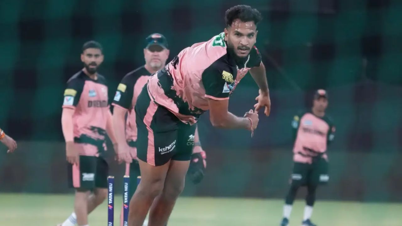 Vijay Kumar Vaishak (4)