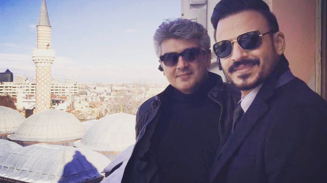 વિવેક ઓબેરોયે મેયો કોલેજ, અજમેર અને મીઠીબાઈ કોલેજ, મુંબઈમાં અભ્યાસ કર્યોછે. 