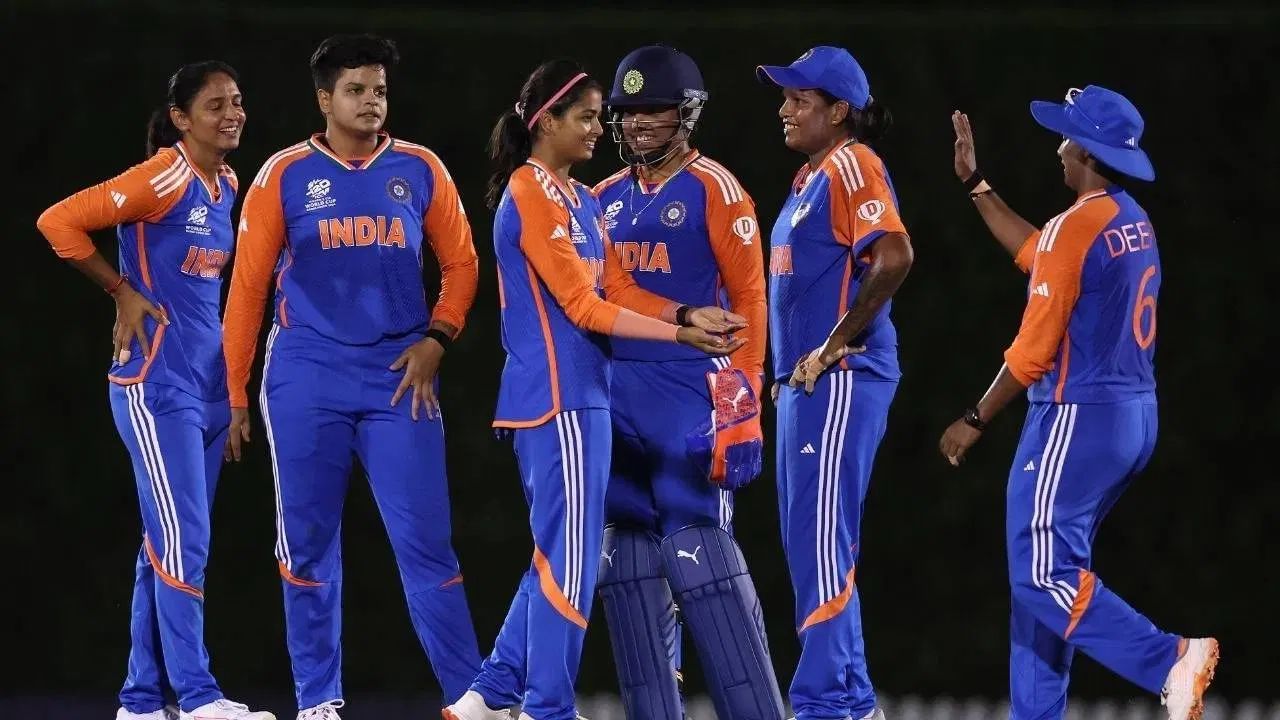 ફાઈનલમાં હારનાર ટીમ એટલે કે રનર-અપ ટીમને ઈનામ તરીકે 2.24 મિલિયન ડોલર એટલે કે આશરે 20 કરોડ રૂપિયા મળશે. સેમિફાઈનલમાં પહોંચનાર ટીમને આશરે 10 કરોડ રૂપિયા મળશે.