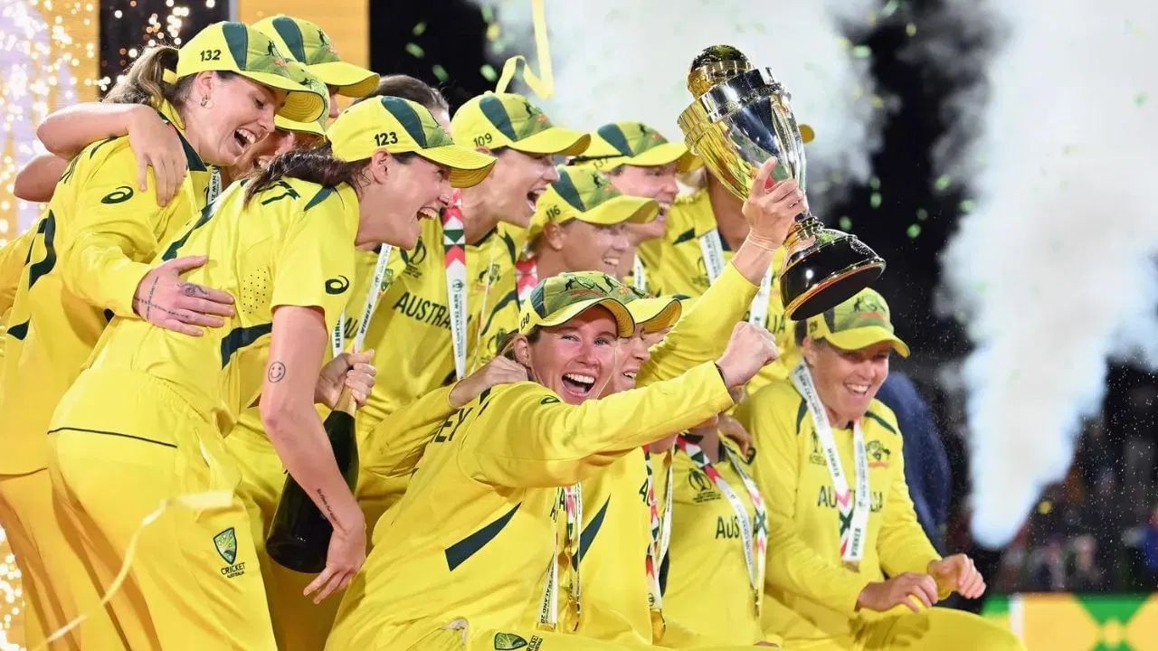 ICCએ મહિલા વર્લ્ડ કપ જીતનાર ટીમ માટે 4.48 મિલિયન ડોલરનું ઈનામ જાહેર કર્યું છે. ભારતીય ચલણમાં આ રકમ આશરે 40 કરોડ રૂપિયા થાય છે.