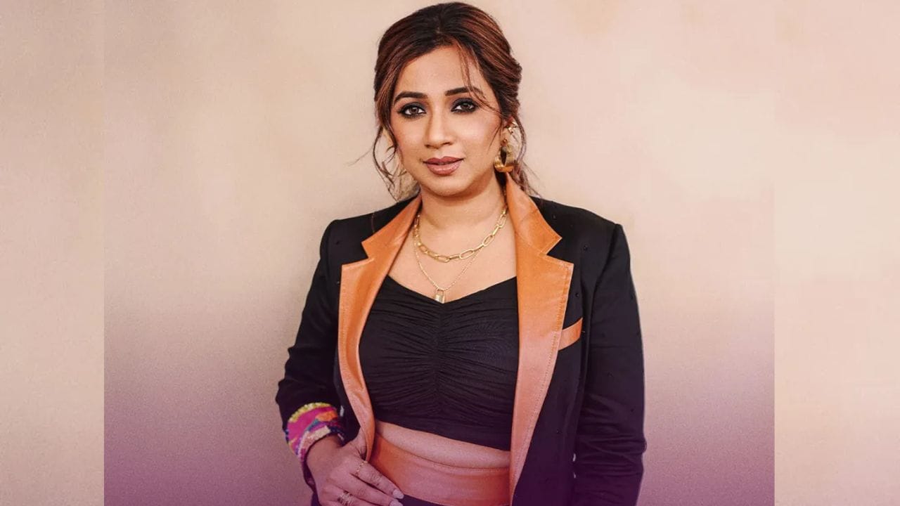 એટલું જ નહીં, ICC દ્વારા ટુર્નામેન્ટના ઉદ્ઘાટન સમારોહની પણ જાહેરાત કરવામાં આવી છે. ટુર્નામેન્ટની પહેલી મેચ 30 સપ્ટેમ્બરે ગુવાહાટીમાં બે યજમાન ભારત અને શ્રીલંકા વચ્ચે રમાશે. આ મેચ પહેલા, એક ભવ્ય ઉદ્ઘાટન સમારોહનું આયોજન કરવામાં આવશે, જેમાં બોલિવૂડ સુપરસ્ટાર સિંગર શ્રેયા ઘોષાલ પોતાના ગીતો દ્વારા ચાહકોનું મનોરંજન કરશે.