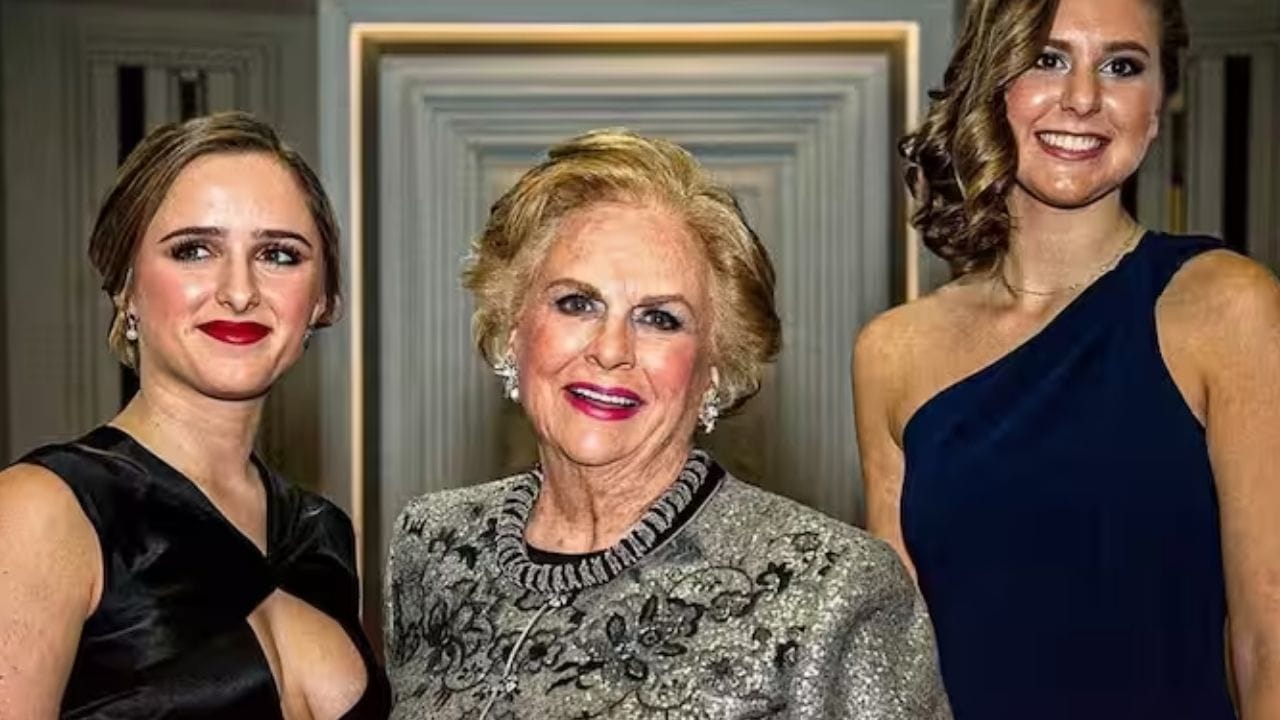 Mars Family : માર્સ પરિવાર $134 બિલિયનની નેટવર્થ સાથે માર્સ ઇન્ક. ધરાવે છે, જે સ્નિકર્સ, M&M's અને પેડિગ્રી જેવી બ્રાન્ડ્સ બનાવે છે.