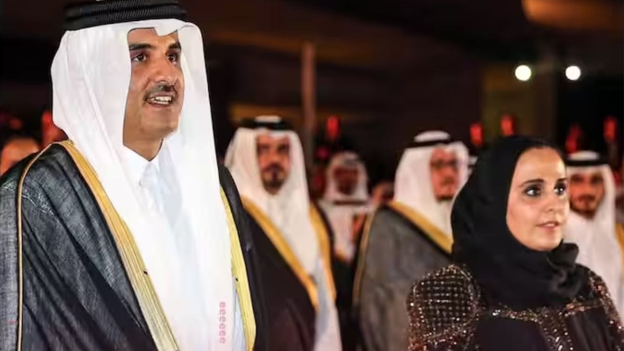 Al Thani Family : અલ થાની પરિવાર કતારનો શાહી રાજવંશ છે જેની કુલ સંપત્તિ $172.9 બિલિયન છે, જે ગેસ, તેલ અને રોકાણોમાંથી આવે છે.