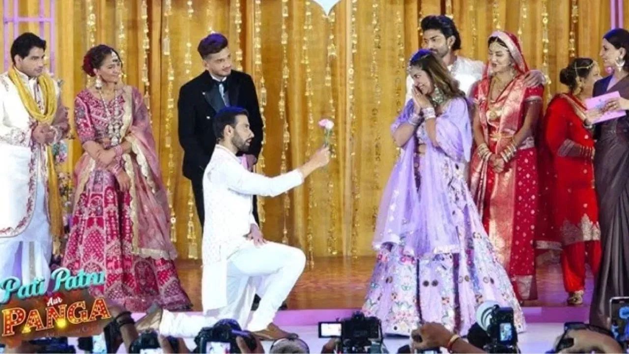 અવિકા ગોર તેના લાંબા સમયના બોયફ્રેન્ડ, મિલિંદ ચંદવાની સાથે આજે લગ્ન કર્યા છે. બંનેએ ગયા મહિને સગાઈ કરી હતી અને હાલમાં તેઓ "પતિ, પત્ની ઔર પંગા" શોમાં જોવા મળે છે. તેમની મજાક દર્શકોમાં ખૂબ જ લોકપ્રિય રહી છે. હવે, તેઓ એક જ સ્ટેજ પર આજો લગ્ન કર્યા.