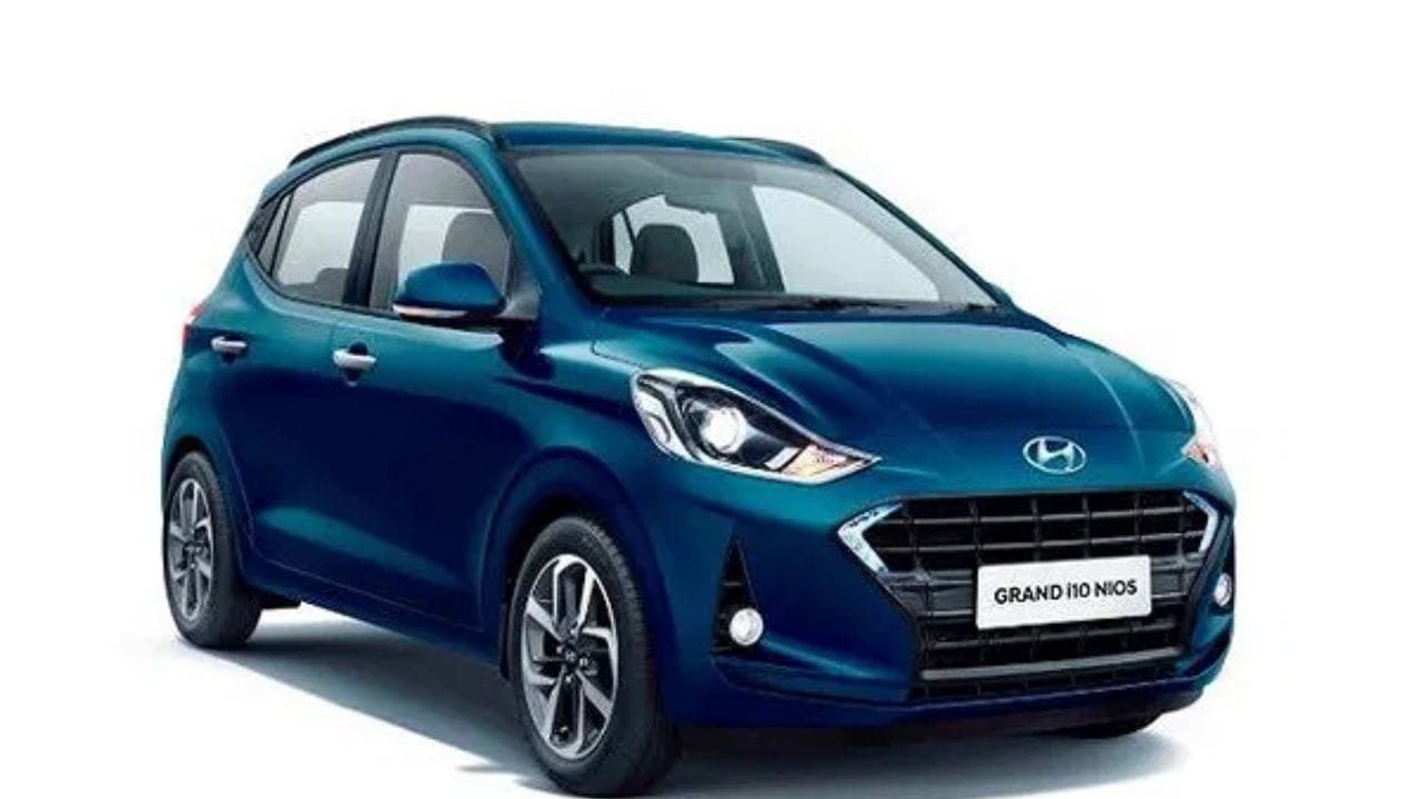 Hyundai Grand i10 Nios કિંમત - જે લોકો બજેટમાં પોતાના માટે નવી કાર ખરીદવાનું વિચારી રહ્યા છે, તેમના માટે હવે Hyundai Grand i10 Nios ખરીદવું સરળ બનશે. આ મોડેલની કિંમતો 71,480 રૂપિયા સુધી ઘટી ગઈ છે.