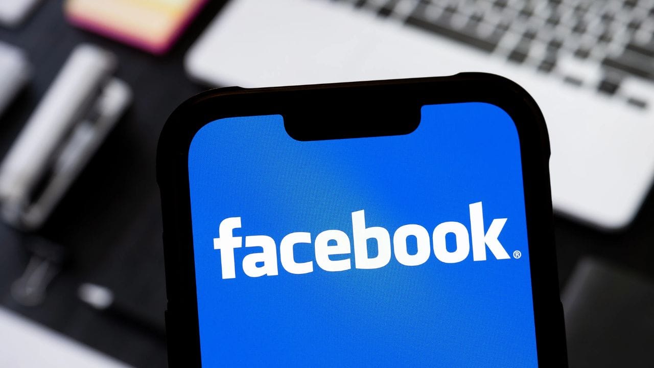 વાસ્તવમાં, સ્ક્રીનશોટ લેવો એ ઉપકરણની એક સુવિધા છે. જ્યાં સુધી ઉપકરણનું કોઈ બટન અથવા કાર્ય આ માટે સેટ ન હોય, ત્યાં સુધી તે કરવું શક્ય નથી. ફેસબુક જેવી એપ્લિકેશનો ફક્ત ઇન્ટરફેસ પ્રદાન કરે છે, તેઓ તમારા ફોનના સિસ્ટમ કમાન્ડને નિયંત્રિત કરી શકતી નથી. આનો સ્પષ્ટ અર્થ એ છે કે લાઈક બટનને ત્રણ વખત દબાવીને સ્ક્રીનશોટ લેવાનું શક્ય નથી.