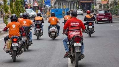 તહેવારોની સીઝન પહેલા, ઝોમેટો, સ્વિગી અને મેજિકપિન જેવા ઓનલાઈન ફૂડ એગ્રીગેટર્સે સામાન્ય લોકોને મોટો ઝટકો આપ્યો છે. આ પ્લેટફોર્મ્સે પ્લેટફોર્મ ફી વધારવાની જાહેરાત કરી છે.