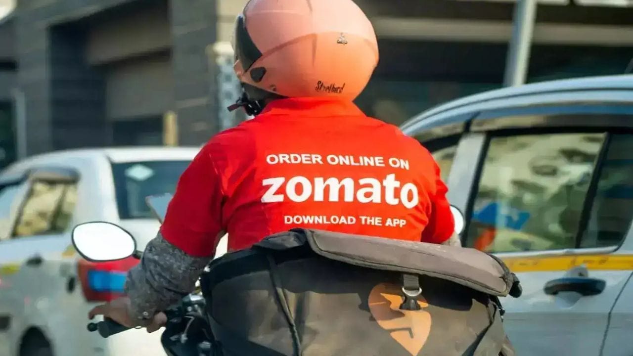એવું માનવામાં આવે છે કે 22 સપ્ટેમ્બરથી ડિલિવરી ચાર્જ પર લાદવામાં આવનાર 18 ટકા GSTથી ઝોમેટો વપરાશકર્તાઓ માટે પ્રતિ ઓર્ડર લગભગ 2 રૂપિયા અને સ્વિગી ગ્રાહકો માટે 2.6 રૂપિયાનો વધારાનો બોજ પડશે. અત્યાર સુધી, સ્વિગી અને ઝોમેટો તરફથી આ અંગે કોઈ સત્તાવાર નિવેદન આવ્યું નથી.