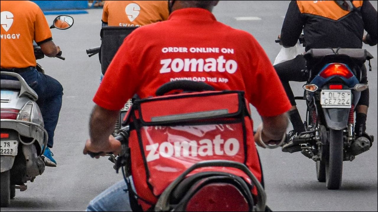 તાજેતરના સમયમાં, પ્લેટફોર્મ ફી ફૂડ ડિલિવરી કંપનીઓ માટે આવકના વધારાના સ્ત્રોત તરીકે ઉભરી આવી છે. ઝોમેટો, સ્વિગી અને મેજિકપિન દ્વારા એક સાથે વધારો ભારતના ફૂડ ડિલિવરી ક્ષેત્રમાં વધતા ખર્ચના વલણને અંકિત કરવામાં આવ્યું છે, જે પ્રશ્ન ઉઠાવે છે કે શું પરવડે તેવી સુવિધા હજુ પણ લાખો ગ્રાહકોને મળશે.