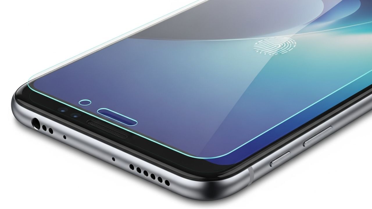 પ્લાસ્ટિક ટેમ્પર્ડ સ્ક્રીન - પ્લાસ્ટિક ટેમ્પર્ડ સ્ક્રીન મજબૂત હોય છે અને સ્ક્રીનને સુરક્ષિત રાખે છે, પરંતુ પ્લાસ્ટિકની બનેલી હોવાથી, તે સ્ક્રેચ થવાની સંભાવના ધરાવે છે. પ્લાસ્ટિક સ્ક્રીન ગાર્ડ પર ડાઘ અને ફિંગરપ્રિન્ટ્સ પણ હોય છે.