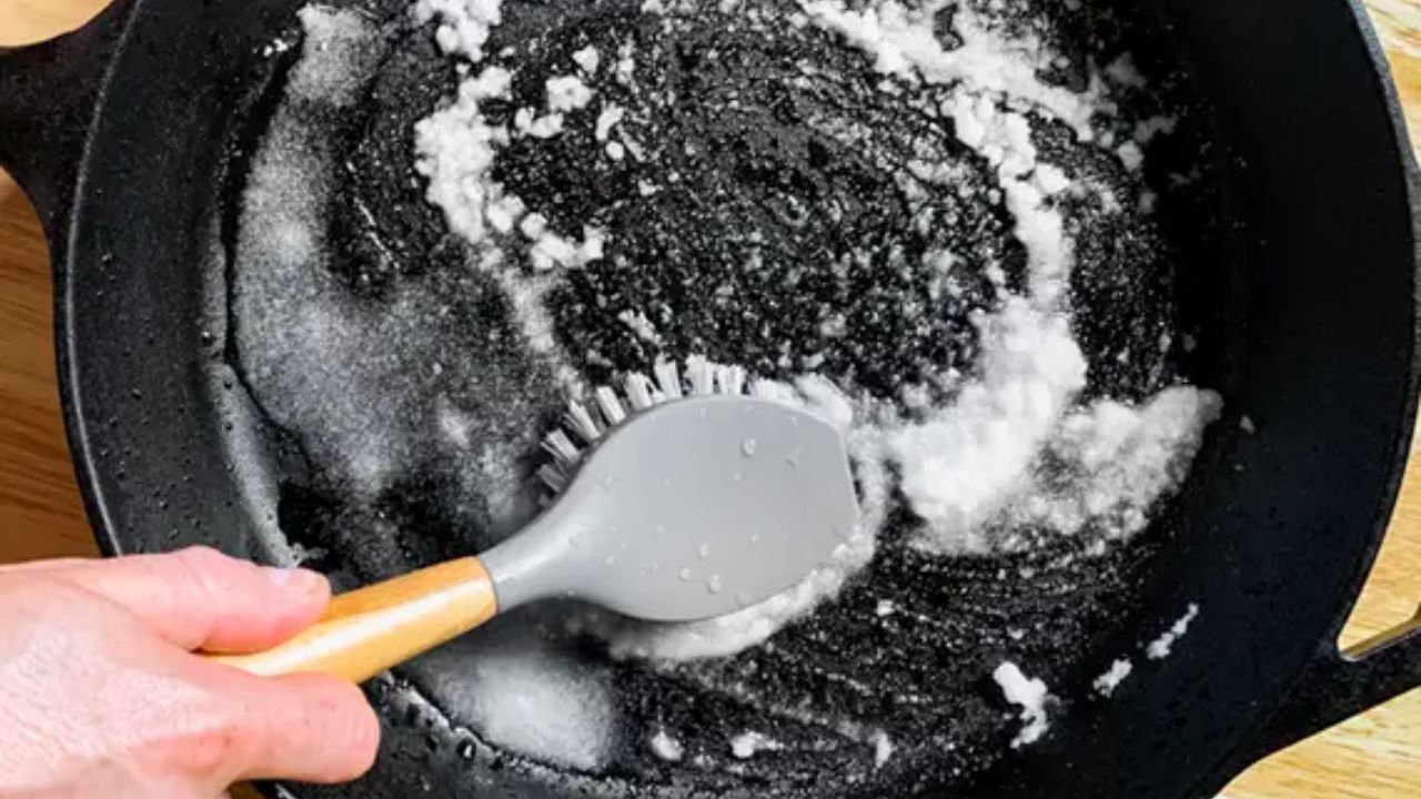 home remedy for rusty pan