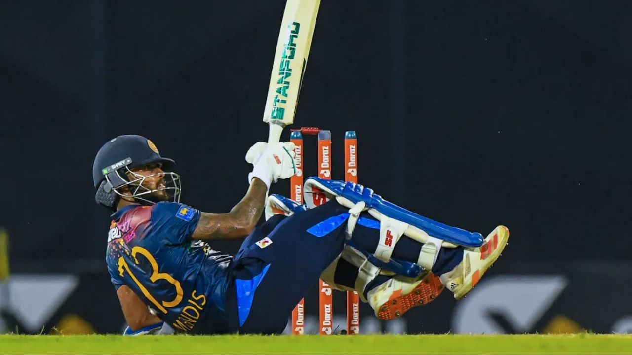 "Hit Wicket" ત્યારે ગણાય જ્યારે બેટ્સમેન પોતાની જ ભૂલથી વિકેટ ગુમાવી દે. 