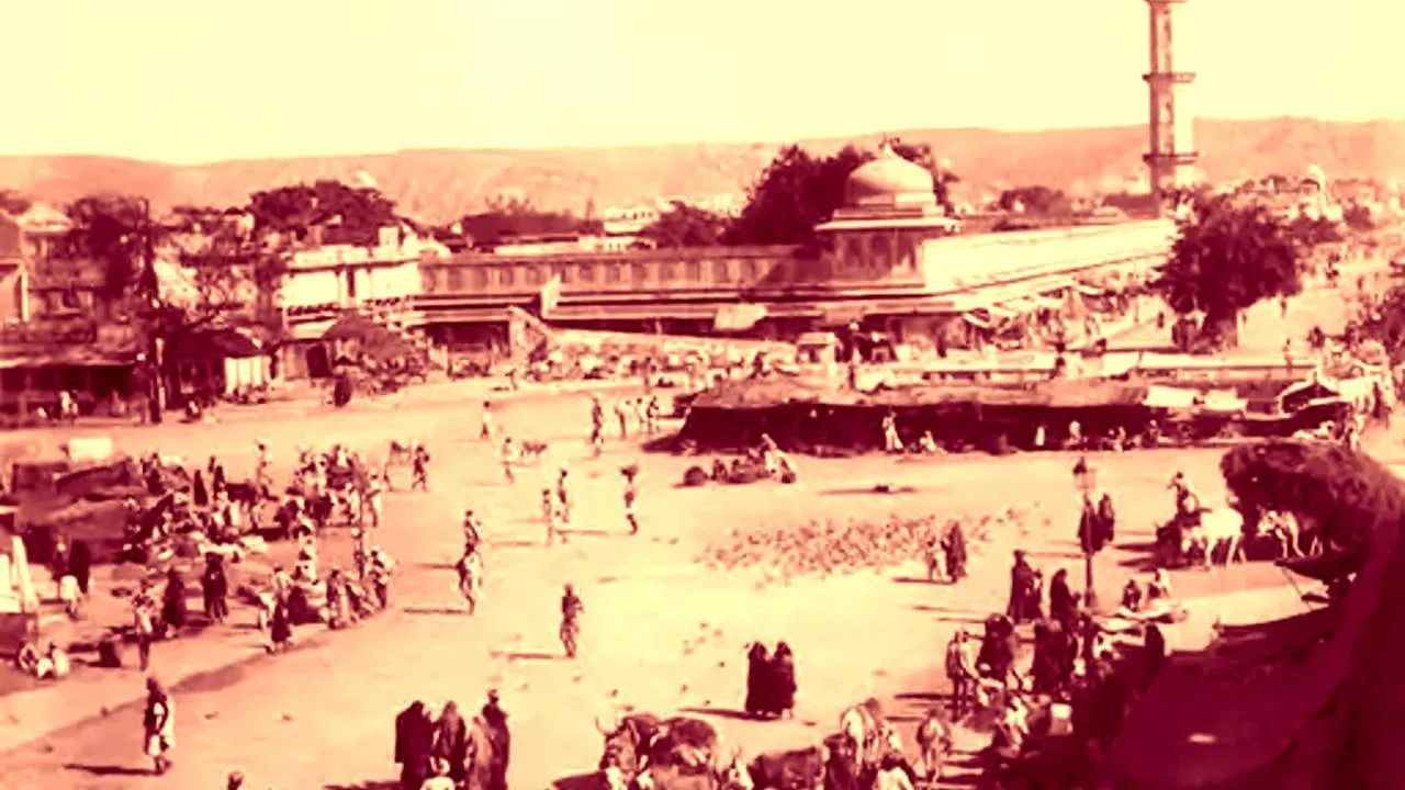 જયપુરનો અનોખો ઈતિહાસ - જયપુરની સ્થાપના 1727માં મહારાજા સવાઈ જયસિંહ II દ્વારા કરવામાં આવી હતી. અગાઉ, કછવાહા રાજવંશની રાજધાની આમેર હતી, પરંતુ વધુ સારા આયોજન અને વેપાર માટે નવી રાજધાની બનાવવામાં આવી હતી.