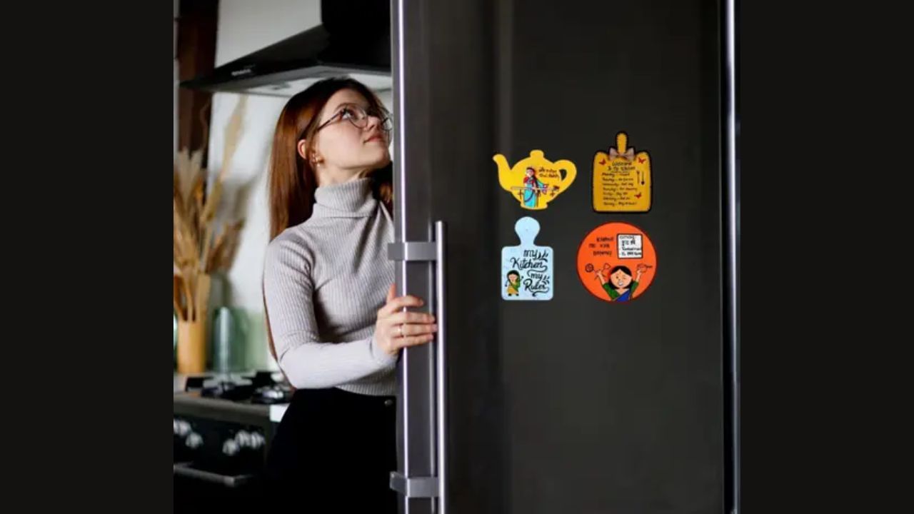 જો તમે શિયાળામાં પણ ઉનાળાના ઊંચા સેટિંગ પર રેફ્રિજરેટર ચલાવો છો, તો તે વધુ ઠંડુ થઈ શકે છે, જે શાકભાજી અથવા ફળોને બગાડી શકે છે. યોગ્ય સેટિંગ માત્ર ખોરાકની ગુણવત્તા જ જાળવી રાખતું નથી પરંતુ તમારા વીજળી બિલમાં પણ ઘટાડો કરે છે.