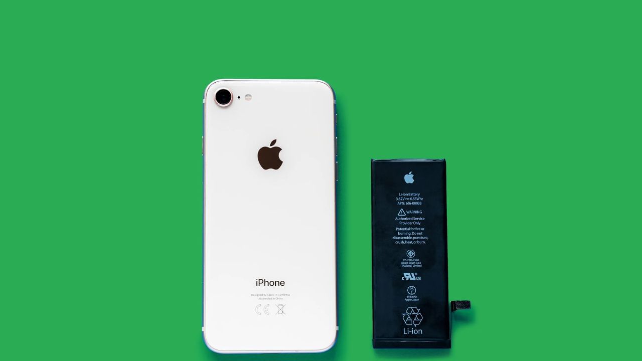 તમે બેટરી બદલી શકો છો: મોટાભાગના લોકો તેમનો ફોન બદલી નાખે છે કારણ કે જૂનો ફોન ઝડપથી ડિસ્ચાર્જ થઈ જાય છે. ફોન બદલવાને બદલે, તમે ફોનની બેટરી બદલી શકો છો. આનાથી તમારો ફોન લાંબા સમય સુધી ચાલશે અને તમારે નવા ફોન પર પૈસા ખર્ચવા પડશે નહીં.