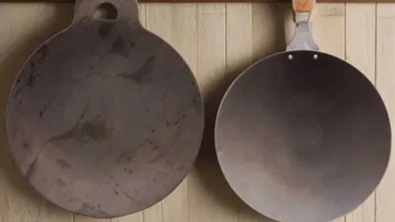 पुराने लोहे के बर्तन, उपकरण और धातु घर में शनि और राहु के नकारात्मक प्रभाव को बढ़ा सकते हैं। दिवाली से पहले इन्हें हटा देना बहुत शुभ माना जाता है।