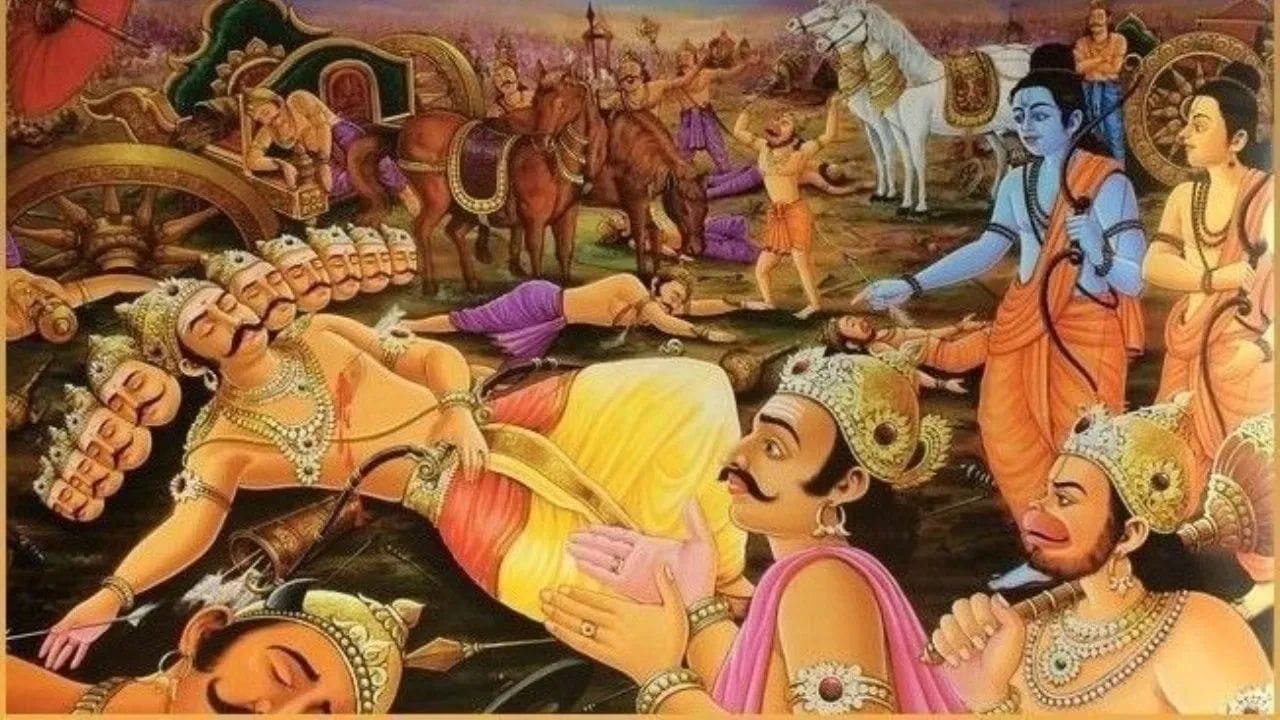 મંદોદરી તે પાછલા જન્મમાં મધુરા નામની અપ્સરા હતી, જેને ભગવાન શિવને ફસાવવાનો પ્રયાસ કર્યા પછી દેવી પાર્વતીએ 12 વર્ષ સુધી કૂવામાં દેડકા બનવાનો શ્રાપ આપ્યો હતો. શ્રાપ પૂર્ણ થયા પછી, તે માયાસુર અને હેમા સમક્ષ એક સુંદર છોકરી તરીકે પ્રગટ થઈ, જેને તેમણે દત્તક લીધી અને તેનું નામ મંદોદરી રાખ્યું.