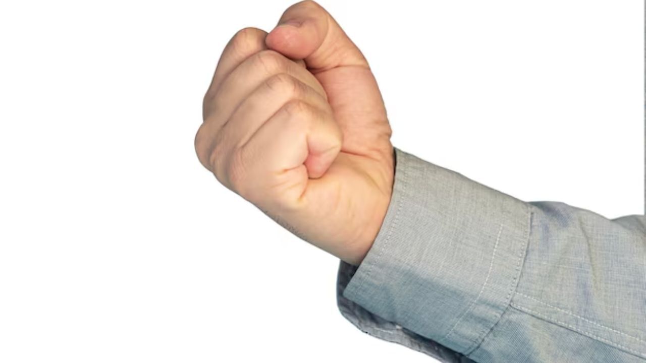 (Disclaimer - આ લેખમાં સમાવિષ્ટ કોઈપણ માહિતી/સામગ્રી/ગણતરીની ચોકસાઈ અથવા વિશ્વસનીયતાની ખાતરી આપવામાં આવતી નથી. આ માહિતી વિવિધ માધ્યમો/જ્યોતિષીઓ/ઉપદેશો/માન્યતાઓ/ધાર્મિક ગ્રંથોમાંથી એકત્રિત કરીને તમારા સુધી પહોંચાડવામાં આવી છે. અમારો ઉદ્દેશ્ય ફક્ત માહિતી પહોંચાડવાનો છે. વાંચકોએ તેને ફક્ત માહિતી તરીકે જ માનવી જોઈએ. આ ઉપરાંત તેના કોઈપણ ઉપયોગ માટે વાંચકો પોતે જવાબદાર રહેશે.)(All Image Symbolic)