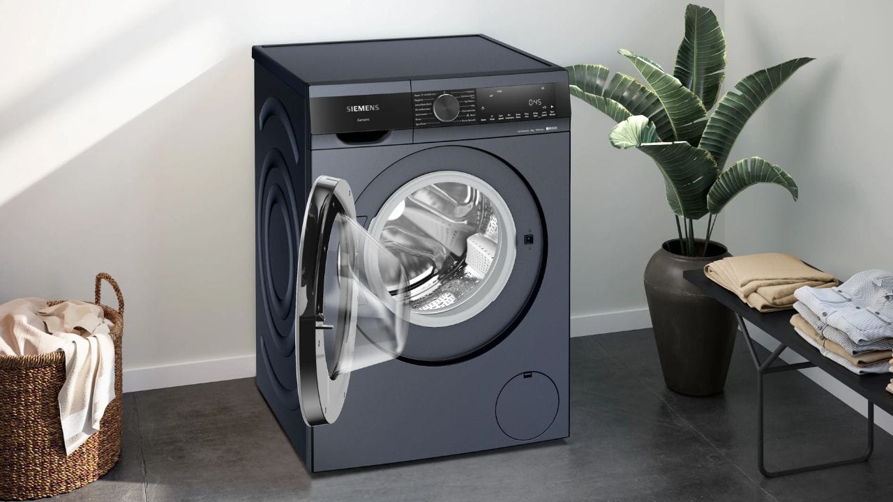 વોશિંગ મશીન પણ સસ્તા થશે. આ મશીનોનો ઉપયોગ ઘરોથી લઈને મોટા રેસ્ટોરન્ટ સુધી થાય છે. મશીનોને 18% GST હેઠળ લાવવામાં આવ્યા છે, પહેલા તેના પર 28% લાગુ પડતુ હતુ .