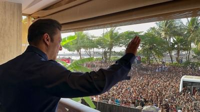 આયુષ શર્મા ઈન્ડસ્ટ્રીમાં આવ્યો તેનો લાંબો સમય થયો નથી પરંતુ તેની ચાર્મિંગ પર્સનાલિટીથી ચાહકો મોટી સંખ્યામાં છે. આયુષનો સંબંધ ઈન્ડસ્ટ્રી સાથે જોડાયેલા એક મોટા પરિવાર સાથે પણ છે. ટુંકમાં સલમાન ખાનના પરિવાર સાથે ખાસ સંબંધ છે.