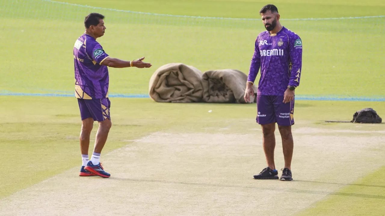 અભિષેક અગાઉ પાંચ વર્ષ સુધી KKR સાથે જોડાયેલો હતો અને ટીમ માટે અનેક યુવા ખેલાડીઓને આગળ લાવવામાં મહત્વપૂર્ણ ભૂમિકા ભજવી હતી.