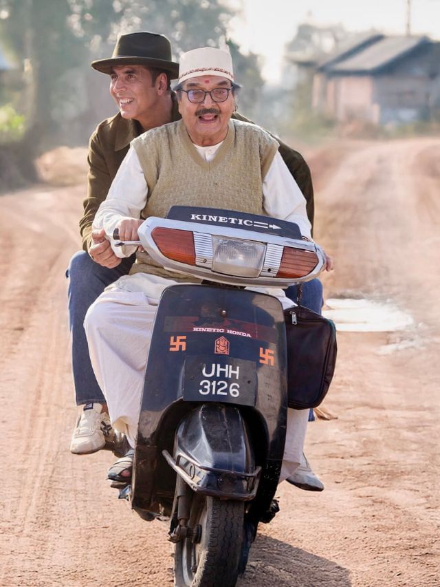 અસરાનીનો પરિવાર જુઓ