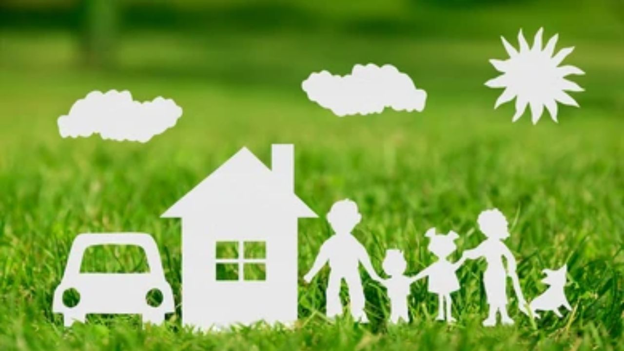 ઘરમાં ખુશીઓ: જ્યારે કોઈ વ્યક્તિનો સારો સમય શરૂ થવાનો હોય છે, ત્યારે તેને ઘણા શુભ સંકેતો મળવા લાગે છે. જેમ કે છોડ હલતા હોય, લાંબા સમય સુધી દીવો પ્રગટતો હોય, અથવા પરિવારમાં ખુશનુમા વાતાવરણ હોય. આ બધા સંકેતોનો અર્થ એ છે કે વ્યક્તિનો સારો સમય શરૂ થવાનો છે અને તેનું ભાગ્ય ચમકવાનું છે.