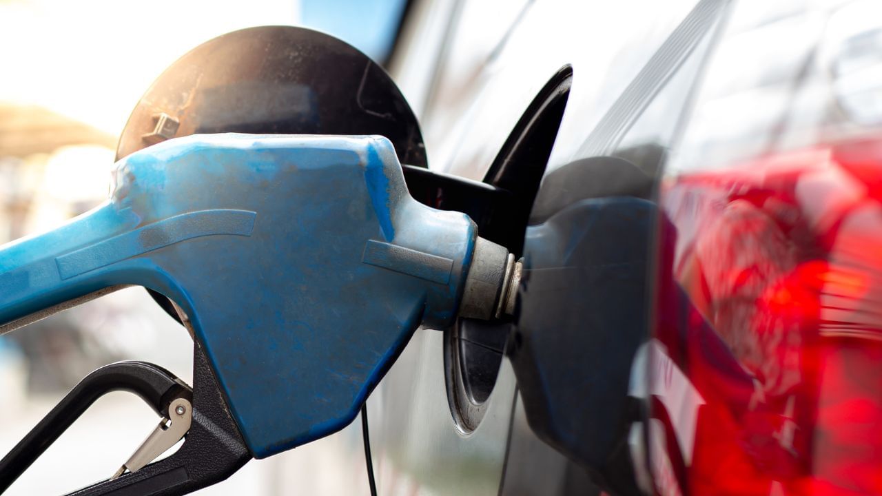 વધારે ભરવેલું પેટ્રોલ ડીઝલ બહાર નીકળી શકે છે અને બિનઉપયોગી બની શકે છે.