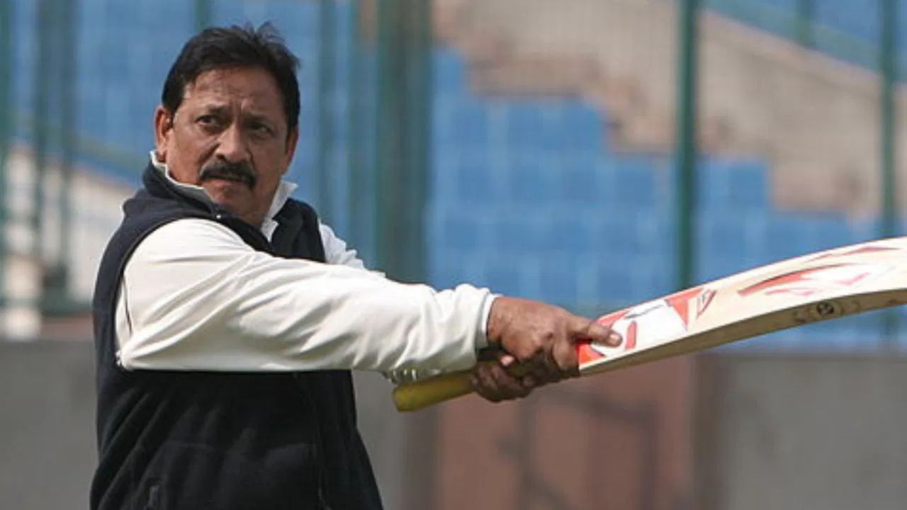 Before Mohammad Azharuddin, these four cricketers also became ministers, playing a strong innings on the political pitch. Chetan Chauhan
