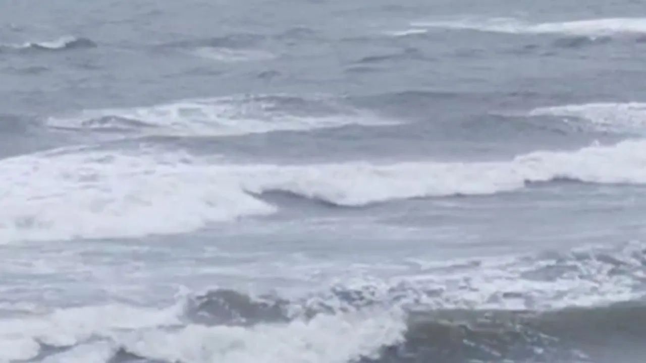 Cyclone Methi Brings Heavy Rain to Maharashtra Konkan, Ganpatipule Face Storm (1)