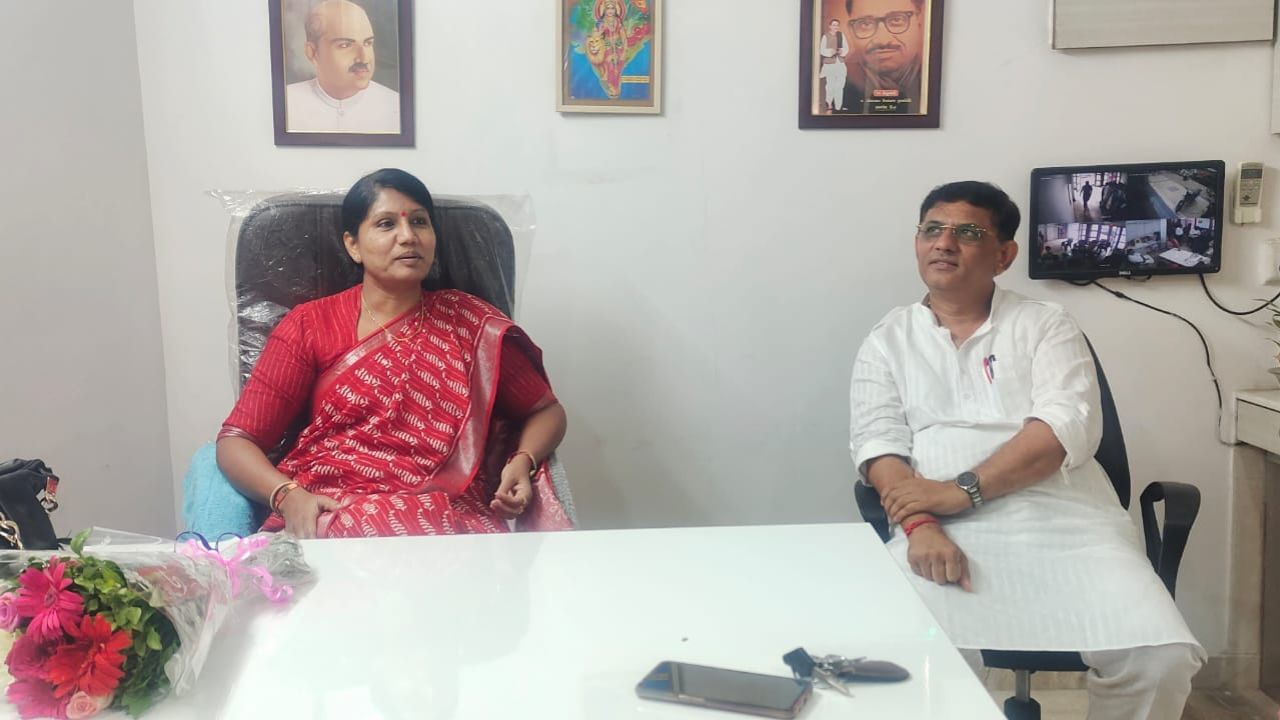 દર્શના વાઘેલાનો જન્મ 5 સપ્ટેમબર 1972ના રોજ અમદાવાદમાં થયો છે. તે ગુજરાતના એક ભારતીય રાજકારણી છે. તેઓ ભારતીય જનતા પાર્ટીનું પ્રતિનિધિત્વ કરતી ગુજરાત વિધાનસભાની સભ્ય છે.