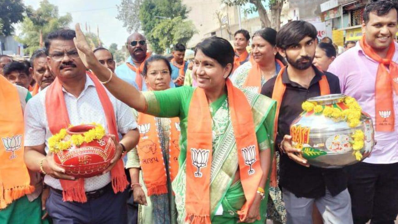 દર્શના વાઘેલા 2022ની ગુજરાત વિધાનસભા ચૂંટણીમાં ભારતીય જનતા પાર્ટીનું પ્રતિનિધિત્વ કરતા અસારવા વિધાનસભા મતવિસ્તારમાંથી જીત્યા હતા.