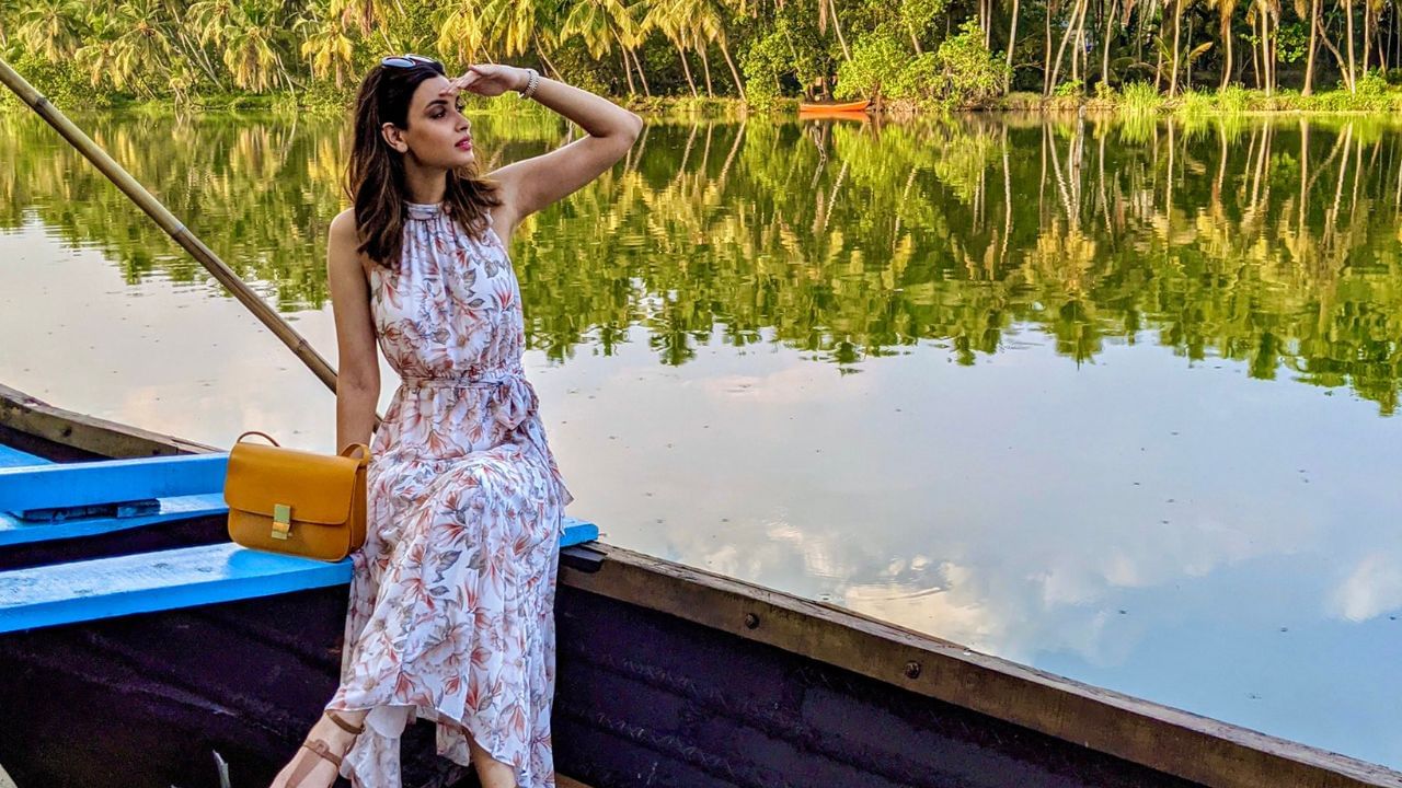 ડાયના પેન્ટીનો જન્મ 2 નવેમ્બર 1985ના રોજ મુંબઈ, મહારાષ્ટ્રમાં થયો હતો. તેમના પિતા પારસી અને માતા કોંકણી ખ્રિસ્તી હતા. તેમણે મુંબઈની સેન્ટ એગ્નેસ હાઇ સ્કૂલમાં અભ્યાસ કર્યો હતો અને સેન્ટ ઝેવિયર્સ કોલેજમાંથી માસ મીડિયામાં સ્નાતકની ડિગ્રી મેળવી છે.