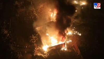 Bharuch : અંકલેશ્વર નજીક સ્ક્રેપ માર્કેટના ગોડાઉનમાં લાગી ભીષણ આગ, આસપાસના વિસ્તારમાં અફરાતફરીનો માહોલ,જુઓ Video