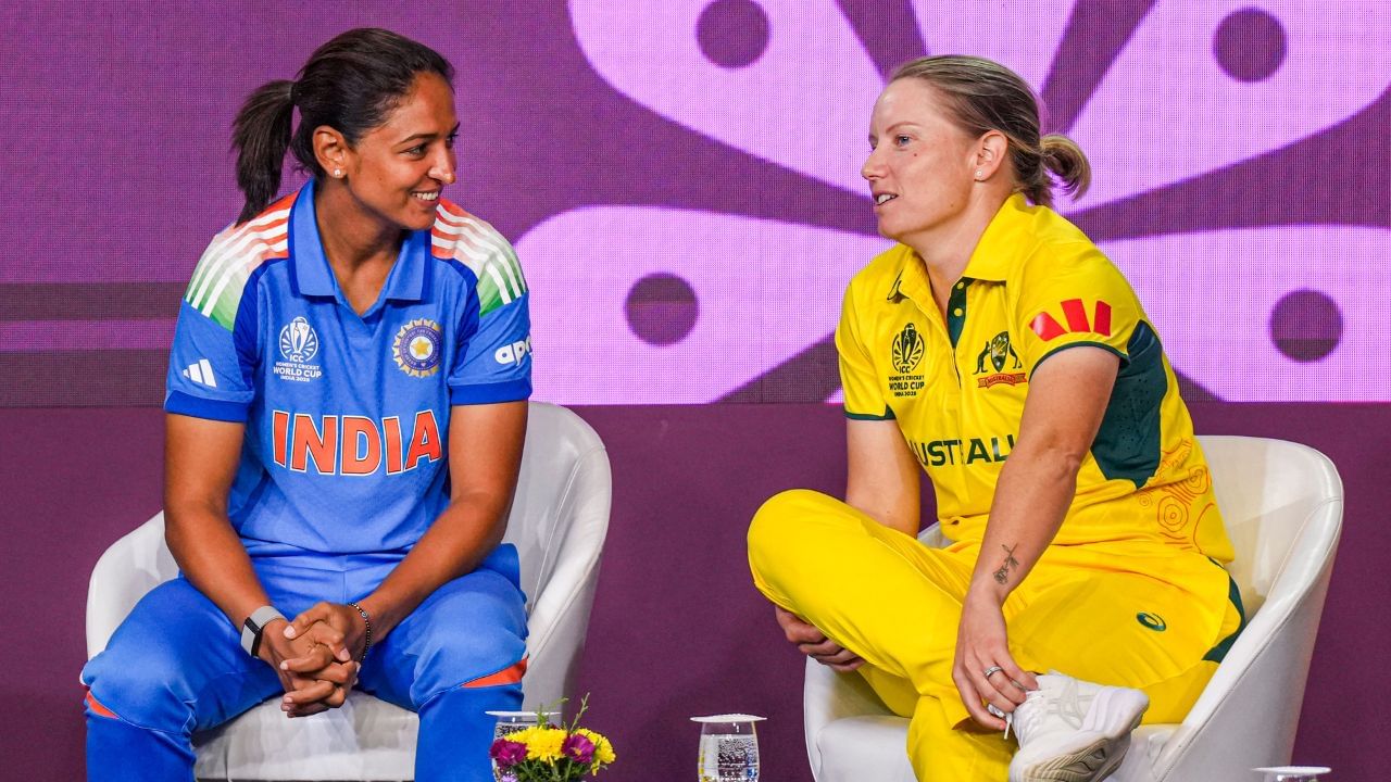 8 માર્ચ, 1989ના રોજ જન્મેલી હરમનપ્રીતે 7 માર્ચ, 2009ના રોજ ODI ક્રિકેટમાં પોતાની આંતરરાષ્ટ્રીય કારકિર્દીની શરૂઆત કરી હતી. તે જ વર્ષે તેણીએ T20 આંતરરાષ્ટ્રીય ક્રિકેટમાં પણ ડેબ્યૂ કર્યું હતું, 