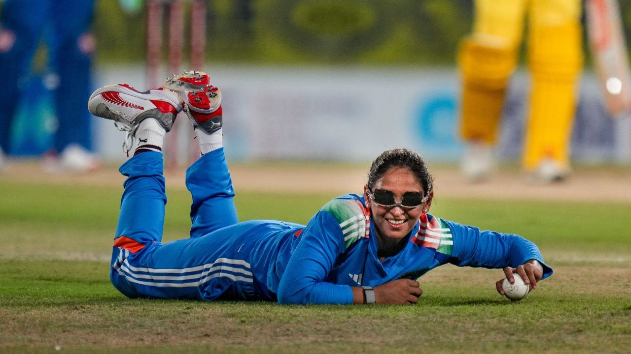 2014માં પહેલીવાર ટેસ્ટ ક્રિકેટ રમી હતી. આજ સુધી, હરમનપ્રીતે 149 ODI મેચોમાં 4,069 રન બનાવ્યા છે, જેમાં 7 સદી અને 19 અડધી સદીનો સમાવેશ થાય છે.