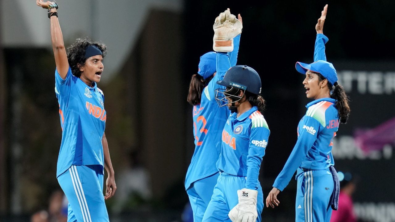 આઈસીસી મહિલા ક્રિકેટ વર્લ્ડકપ 2025માં 26 ઓક્ટોબરના રોજ ભારતનો સામનો બાંગ્લાદેશ સામે થયો હતો પરંતુ આ મેચનું પરિણામ ડ્રો રહ્યું હતુ. વરસાદના કારણે મેચ પૂર્ણ થઈ શકી નહીં અને અંતે તેને રદ કરવાની ફરજ પડી. આ મેચ નવી મુંબઈના ડીવાય નાયક સ્ટેડિયમ ખાતે રમાઈ હતી.