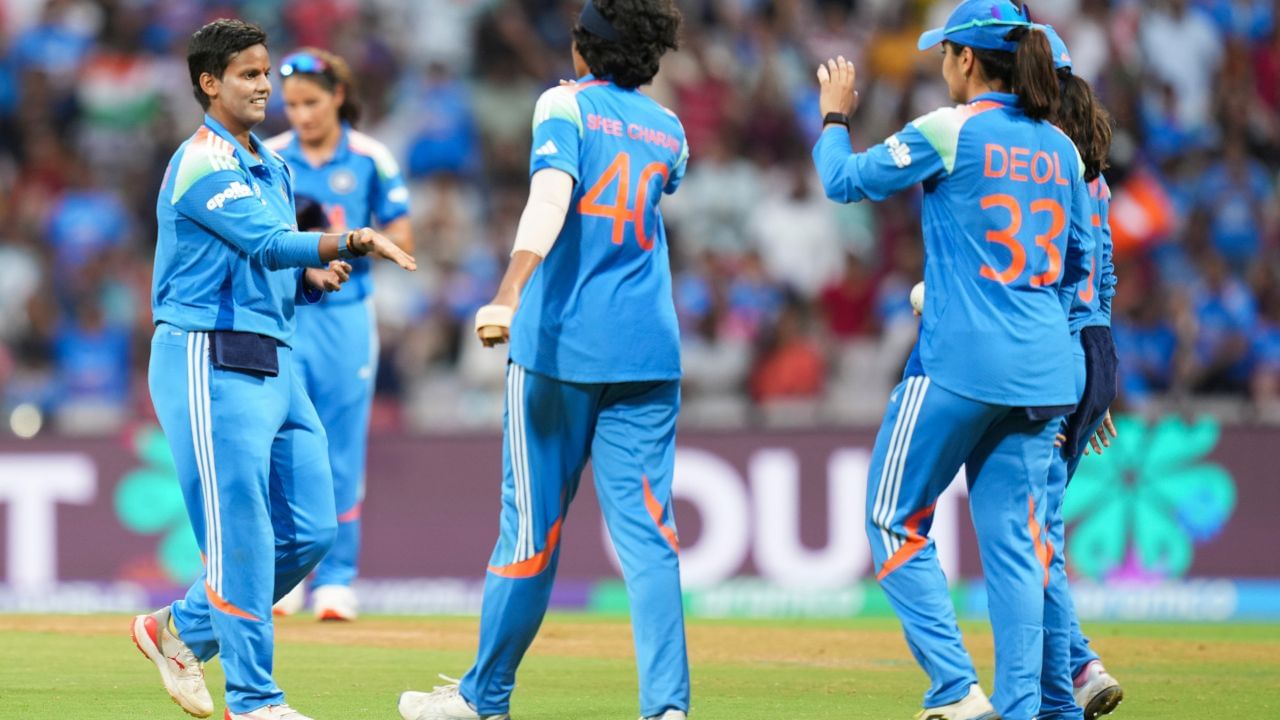 ભારત અને બાંગ્લેદશ વચ્ચે અત્યારસુધી 8 ઓડીઆઈ મેચ રમાઈ છે. આ દરમિયાન ભારતીય ટીમે 6 મેચમાં જીત મેળવી છે. જ્યારે બાંગ્લાદેશને માત્ર એક જ મેચમાં જીત મળી છે. 1 મેચ ટ્રાઈ રહી હતી. આંકડામાં જોઈએ તો ભારતીય ટીમનું પલડ઼ું બાંગ્લાદેશ પર ભારે રહ્યું છે.