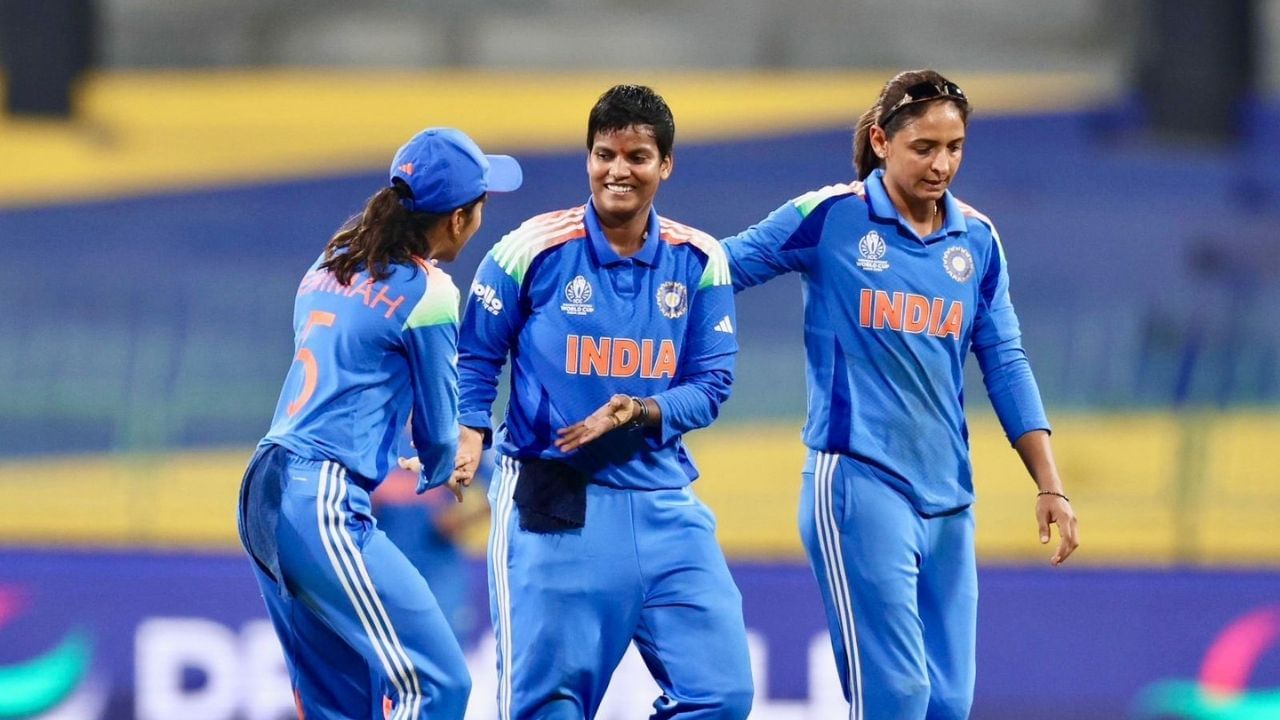  ટીમ ઈન્ડિયાની મહિલા બેટસ્મેનોએ 50 ઓવરમાં 10 વિકેટના નુકસાન પર 247 રનનો સ્કોર કર્યો હતો. જેના જવાબમાં પાકિસ્તાનની મહિલા ટીમ 43 ઓવરમાં 159 રનમાં સમેટાય ગઈ હતી અને 88 રનના મોટા સ્કરોથી ભારતની મહિલા ટીમે જીત મેળવી હતી.