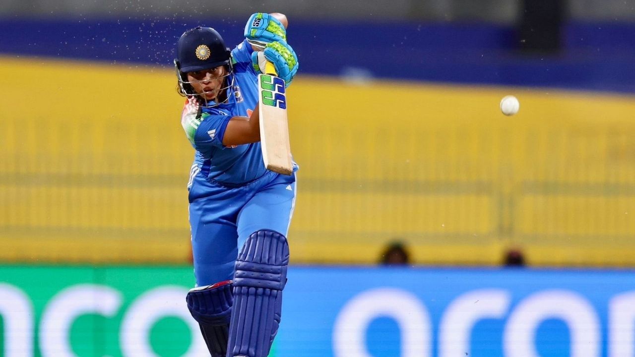 ટીમ ઈન્ડિયા વનડે ફોર્મેટમાં પાકિસ્તાનની મહિલા ટીમ વિરુદ્ધ સતત 12મી વખત જીત મેળવી છે. ભારતીય ટીમ પાકિસ્તાન સામે વનડે ફોર્મેટમાં આજદિવસ સુધી હારી નથી. જીતનો આ સિલસિલો ચાલું રહ્યો હતો..