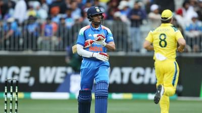 India vs Australia 2nd T20I Match : ભારત અને ઓસ્ટ્રેલિયા વચ્ચે રમાઈ રહેલી સીરિઝની પહેલી મેચ તો વરસાદના કારણે ધોવાઈ ગઈ હતી, પરંતુ હવે બીજી મેચની તૈયારીઓ શરૂ થઈ ગઈ છે. પહેલી મેચમાં 10 ઓવરની રમત રમાઈ ન હતી અને રદ્દ કરવામાં આવી હતી.