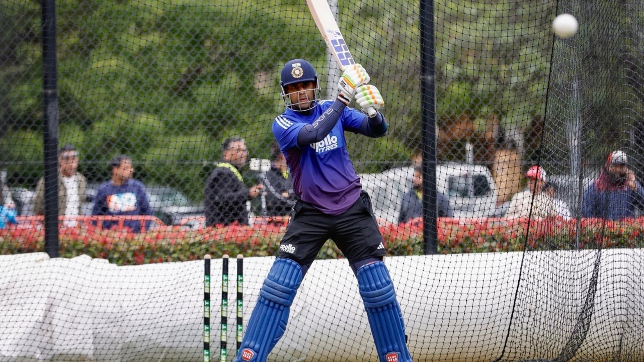 5,સૂર્યકુમાર યાદવ ટી20 ઈન્ટરનેશનલમાં 150 સિક્સથી માત્ર 2 સિક્સ દુર છે. 6, સંજુ સેમસન ટી20 ઈન્ટરનેશનલમાં 1000 રનથી માત્ર 7 રન દુર છે.7, તિલક વર્મા ટી20 ઈન્ટરનેશલ મેચમાં 1000 રનથી માત્ર 38 રન દુર છે. તેમજ 8,મિશેલ માર્શ ટી20 ઈન્ટરનેશનલમાં 2000 રનથી માત્ર 4 રન દુર છે.