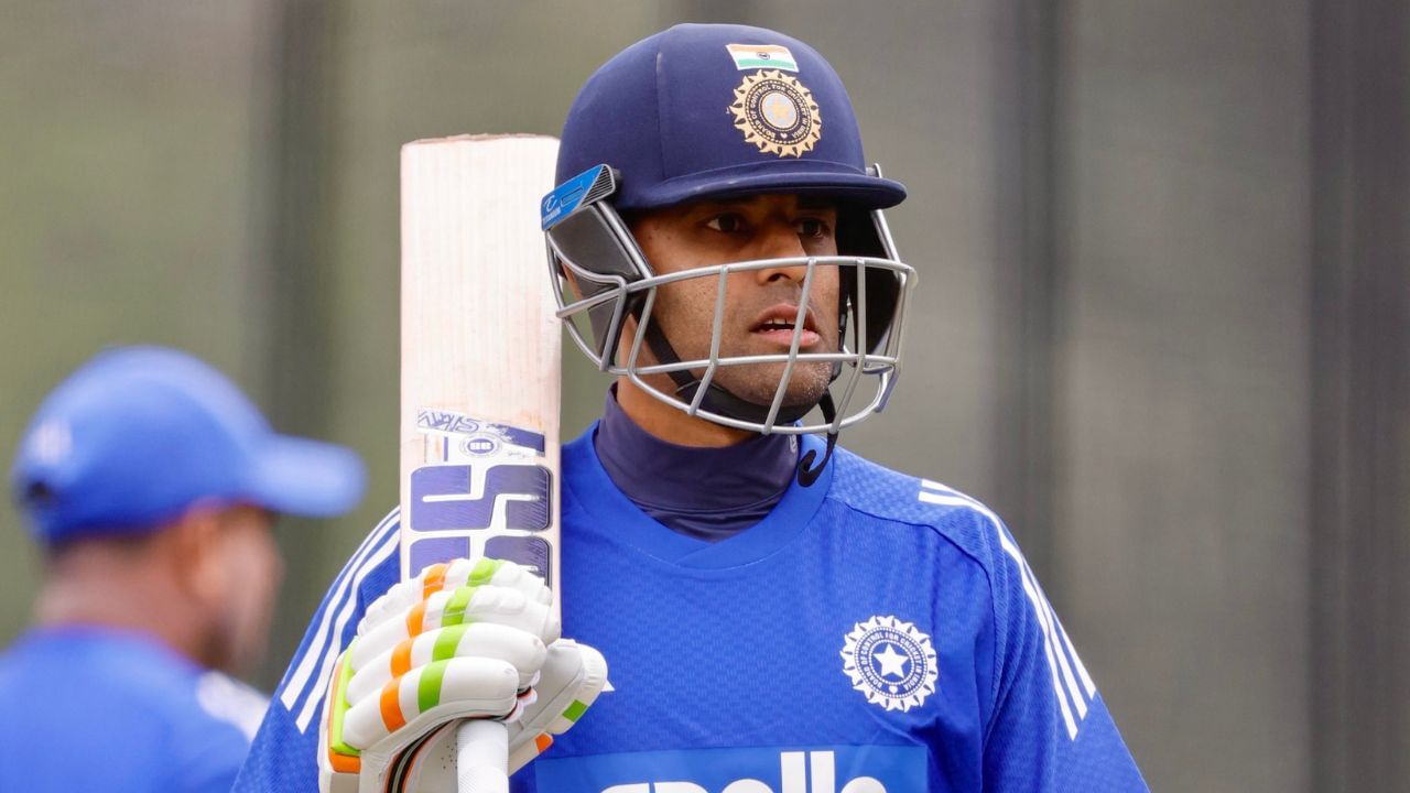 આપણે ભારતીય ટીમની જોઈએ તો. સૂર્યકુમાર યાદવ, અભિષેક શર્મા, શુભમન ગિલ, તિલક વર્મા,નીતિશ કુમાર રેડ્ડી, શિવમ દુબે, અક્ષર પટેલ , જિતેશ શર્મા, વરુણ ચક્રવર્તી,અર્શદીપ સિંહ,કુલદીપ યાદવ, હર્ષિત રાણા, સંજુ સેમસન, રિંકુ સિંહ અને વોશિંગ્ટન સુંદર સામેલ છે.