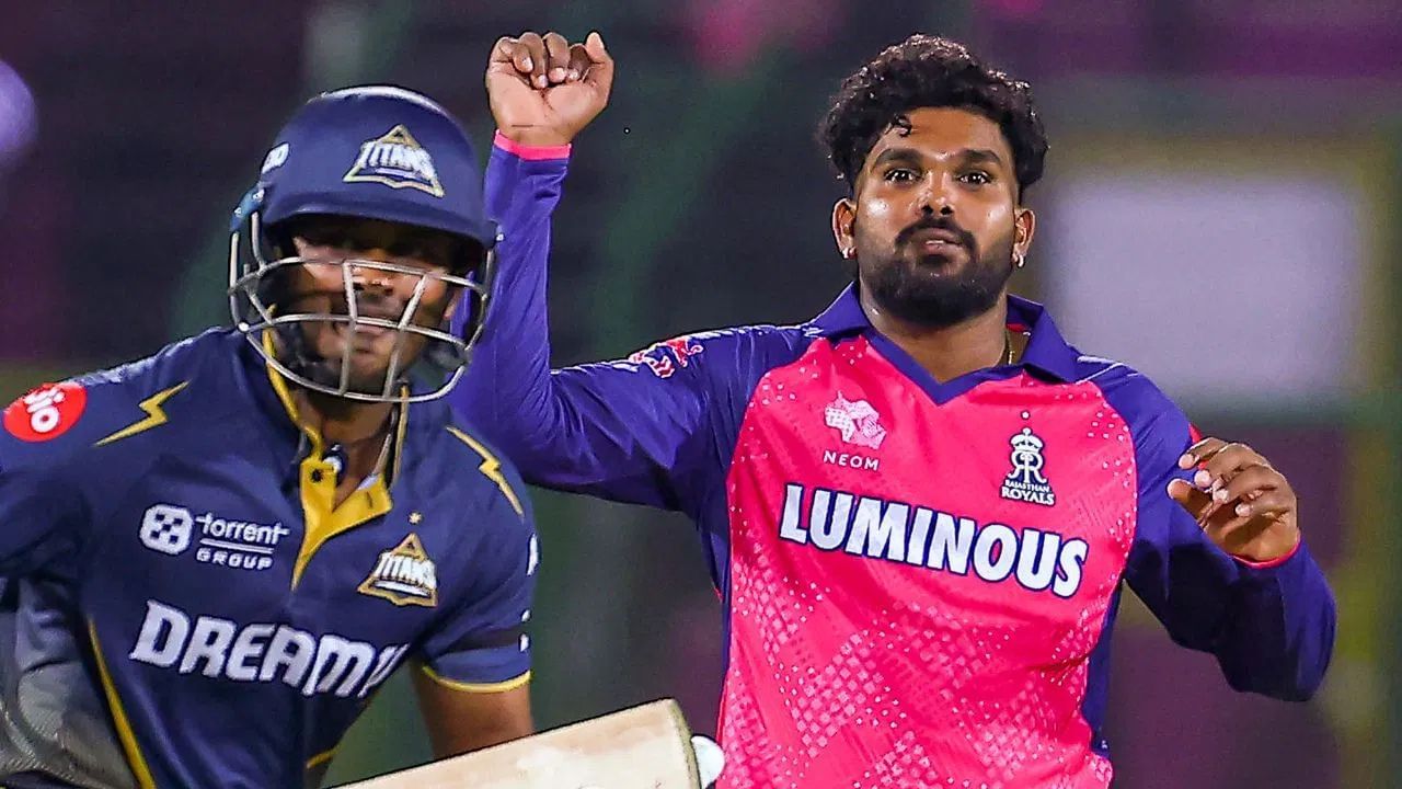 રાજસ્થાન રોયલ્સમાં કેપ્ટન સંજુ સેમસન અંગે પરિસ્થિતિ હજી સ્પષ્ટ નથી. જોકે, RR શ્રીલંકાના સ્પિનરો વાનિન્દુ હસરંગા (5.25 કરોડ) અને મહિષ થીક્ષાના (4.40 કરોડ) ને રિલીઝ કરી શકે છે. (All Photo Credit : PTI / GETTY)