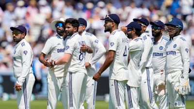 ભારતીય ક્રિકેટ કંટ્રોલ બોર્ડે 19 ઓક્ટોમ્બરથી શરુ થનારા ઓસ્ટ્રેલિયા પ્રવાસ માટે ટીમ ઈન્ડિયાની જાહેરાત કરી છે. વનડે ટીમમાં રોહિત શર્મા અને વિરાટ કોહલીની પણ પસંદગી કરવામાં આવી છે. જે માર્ચ 2025 બાદ પહેલી વખત ભારતીય ટીમ માટે રમતા જોવા મળશે. 