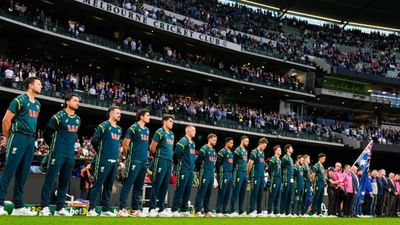IND vs AUS : મેચ પહેલા એક મિનિટનું મૌન પાળવામાં આવ્યું, ખેલાડીઓએ કાળી પટ્ટી પહેરી મેદાનમાં ઉતર્યા