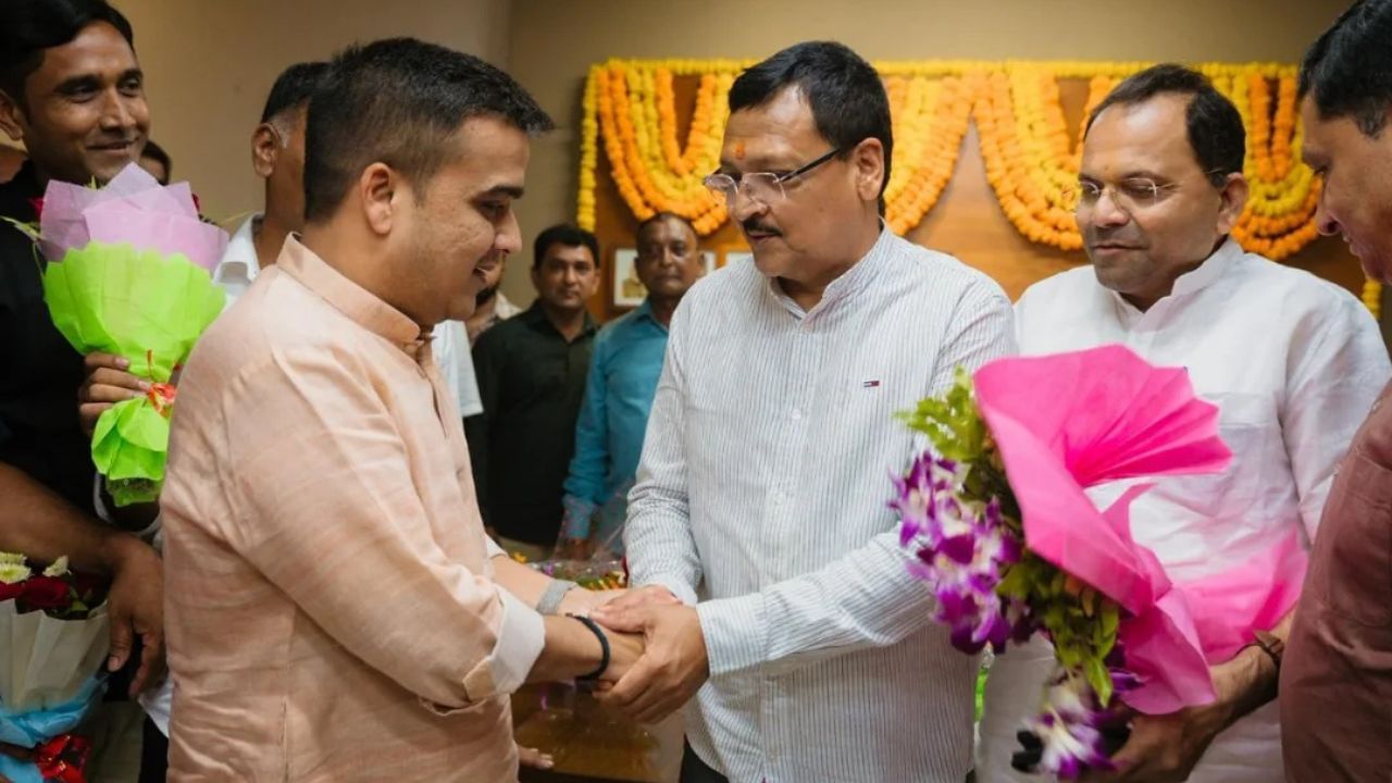  ચોથી વખત રાજય સરકારના મંત્રી તરીકે શપથ વર્ષ 2017માં લીધા હતા. પાંચી વખત રાજ્ય સરકારના મંત્રી તરીકે શપથ વર્ષ 2025માં લીધા છે.